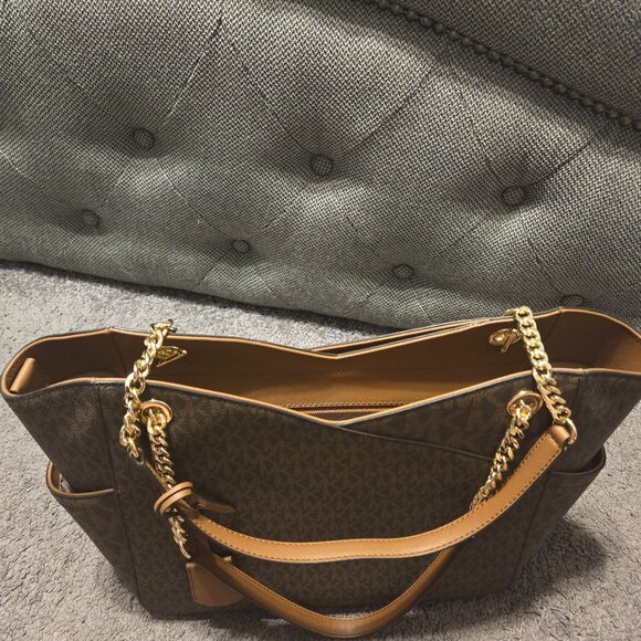 Large purse - Picture 1 of 2